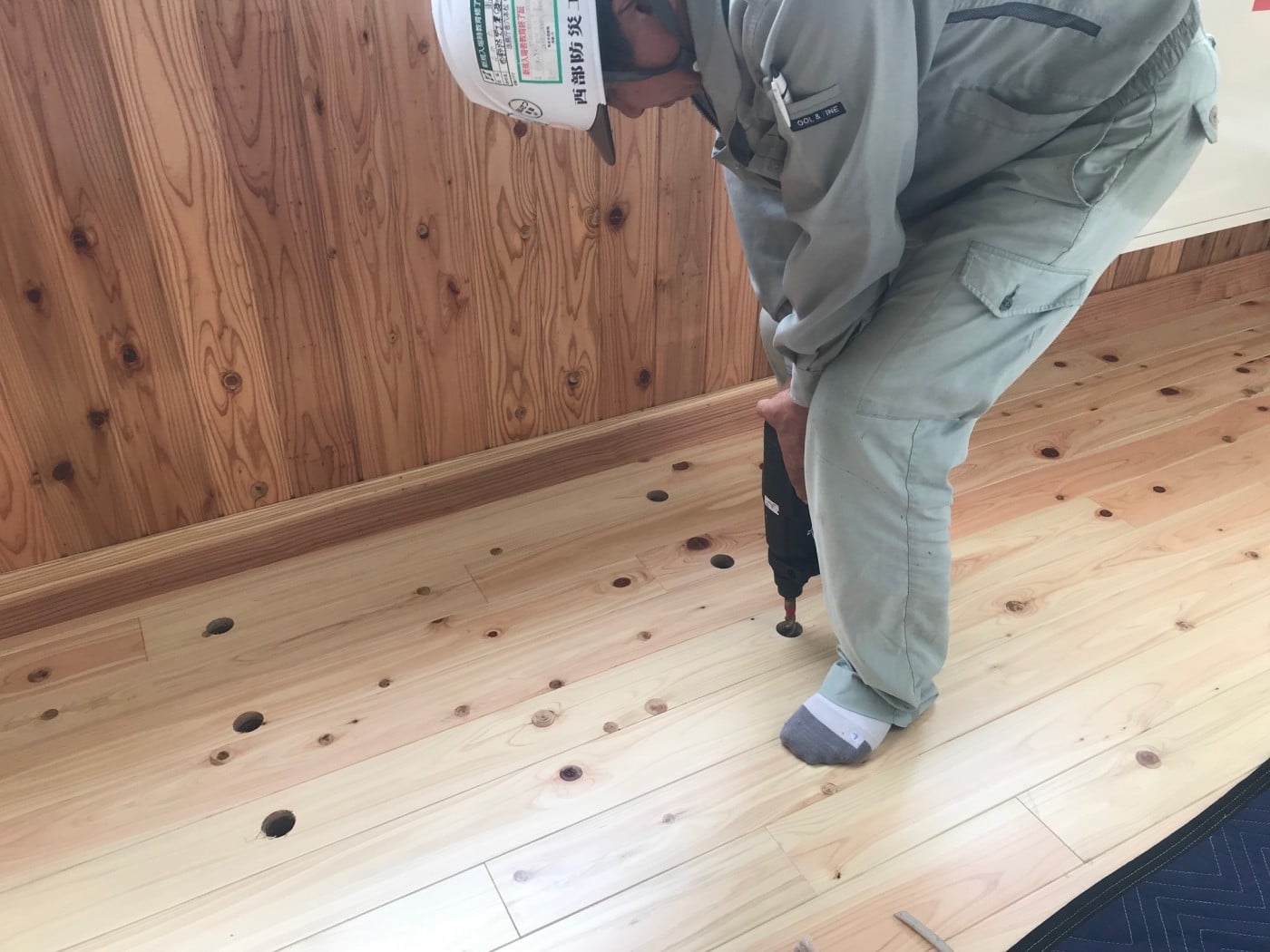 木板床への設置例